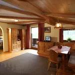 住宿加早餐酒店 Gaestehaus Hoelzl 伊特尔
