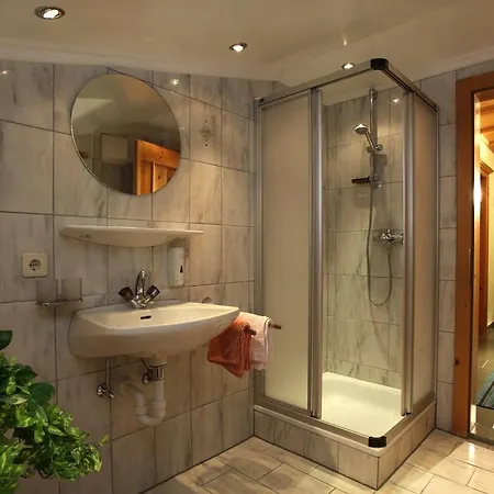 Gaestehaus Hoelzl Bed & Breakfast Itter