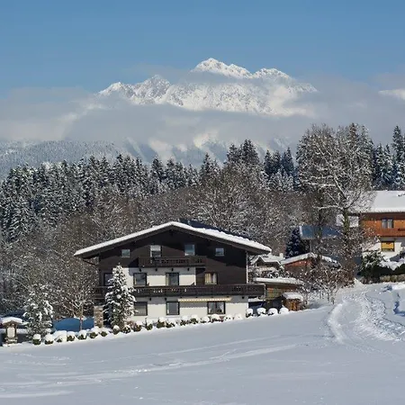 Couette-café Gaestehaus Hoelzl 3*