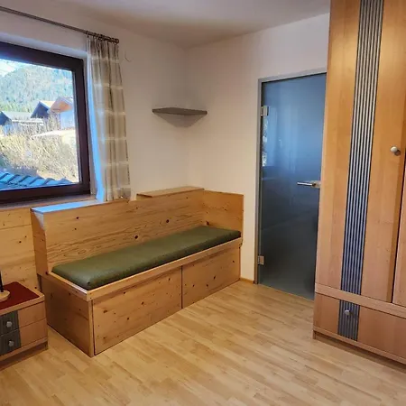 Bed & Breakfast Gaestehaus Hoelzl