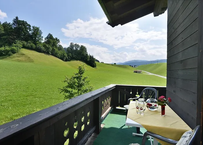 Gaestehaus Hoelzl Bed & Breakfast 3*