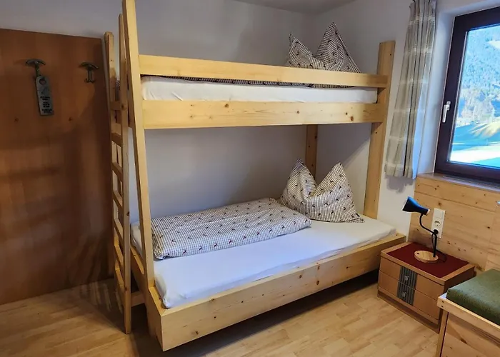 Bed & Breakfast Gaestehaus Hoelzl 3*